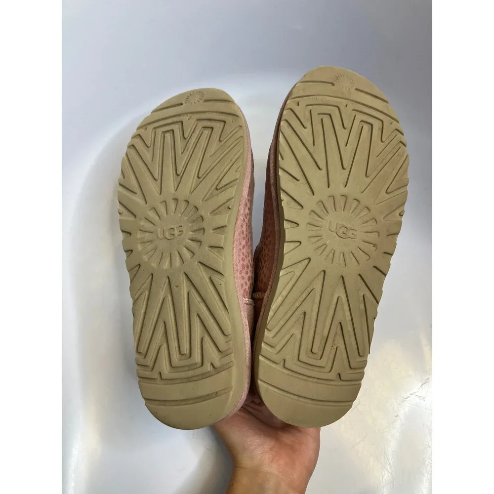 UGG classic mini